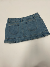 Load image into Gallery viewer, Edikted Short Skirt Size Large
