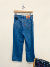 Load image into Gallery viewer, Levi Denim Size 1 (25)
