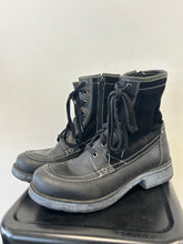 Load image into Gallery viewer, Diesel Boots Womens 10
