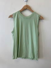 Load image into Gallery viewer, Lulu Lemon Athletic Top Size Medium
