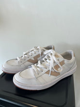 Load image into Gallery viewer, Vans Casual Shoes Womens 8
