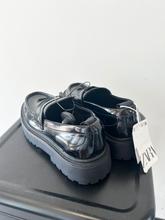 Load image into Gallery viewer, Zara Casual Shoes Womens 5.5
