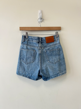 Load image into Gallery viewer, Princess Polly Shorts Size 2
