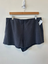 Load image into Gallery viewer, Lululemon Athletic Shorts Size 13/14
