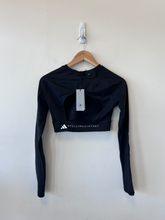 Load image into Gallery viewer, Adidas Athletic Top Size Small
