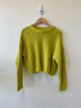 Load image into Gallery viewer, American Eagle Sweater Size Small
