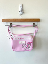 Load image into Gallery viewer, Hot Topic Purse
