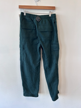Load image into Gallery viewer, Aritzia Sweatshirt Size Medium
