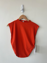 Load image into Gallery viewer, Athleta Athletic Top Size Medium
