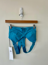 Load image into Gallery viewer, Alo Sports Bra Size Extra Small
