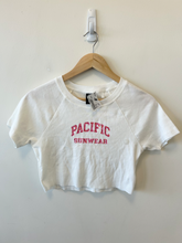 Load image into Gallery viewer, Pac Sun T-Shirt Size Medium
