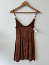 Load image into Gallery viewer, Sun Deh Dress Size Small
