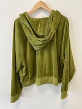Load image into Gallery viewer, Bp Sweatshirt Size 3XL
