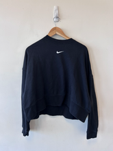 Load image into Gallery viewer, Nike Sweatshirt Size Large
