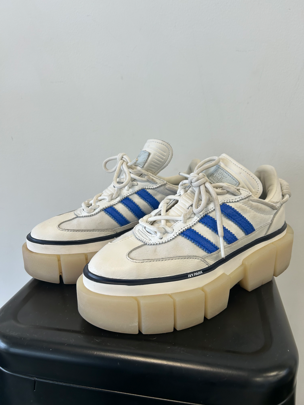 Adidas Casual Shoes Womens 7