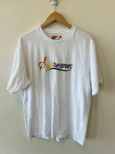Load image into Gallery viewer, Supreme T-shirt Size Large
