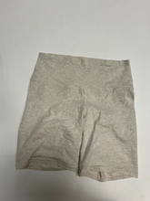 Load image into Gallery viewer, Tna Athletic Shorts Size Medium
