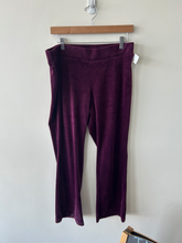 Load image into Gallery viewer, Juicy Couture Pants Size Large
