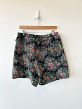 Load image into Gallery viewer, Shorts Size Extra Large
