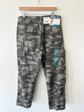 Load image into Gallery viewer, Pants Size 40
