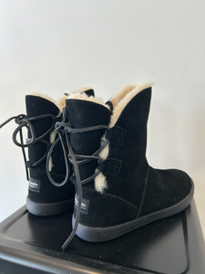 Uggs Boots Womens 6