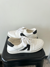 Load image into Gallery viewer, Mia Casual Shoes Womens 9
