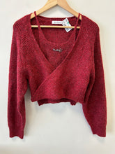 Load image into Gallery viewer, Macy Mccoy Sweater Size Medium
