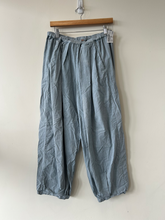 Load image into Gallery viewer, Free People Pants Size Medium
