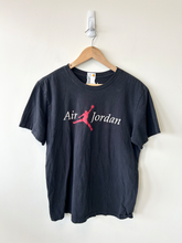 Load image into Gallery viewer, Jordan T-shirt Size Medium
