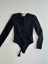 Load image into Gallery viewer, Babaton Long Sleeve Top Size Small
