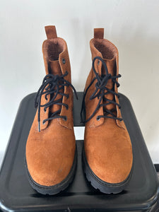 Divided Boots Womens 8