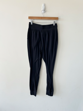 Load image into Gallery viewer, Lulu Lemon Athletic Pants Size Medium
