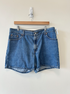 Levi Shorts Size 15/16