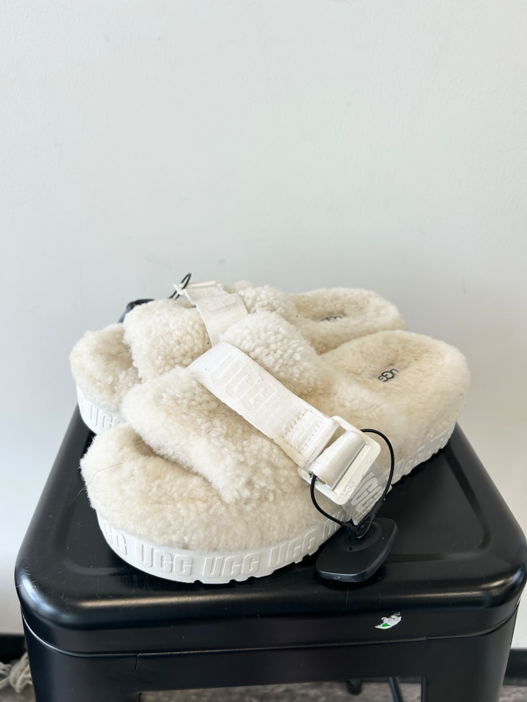 Uggs Sandals Womens 7.5