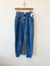 Load image into Gallery viewer, Princess Polly Long Skirt Size 3/4
