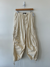 Load image into Gallery viewer, Jaded London Pants Size Small

