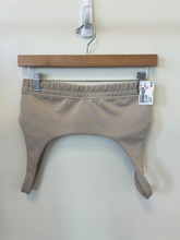 Load image into Gallery viewer, Lulu Lemon Sports Bra Size Medium
