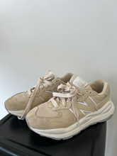 Load image into Gallery viewer, New Balance Womens Athletic Shoes Womens 7.5
