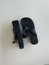 Load image into Gallery viewer, Asos Sandals Womens 9
