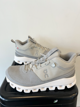 Load image into Gallery viewer, On Cloud Womens Athletic Shoes Womens 8.5

