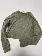 Load image into Gallery viewer, New Mix Athletic Top Size Large
