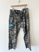 Load image into Gallery viewer, Pants Size 40
