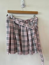 Load image into Gallery viewer, Hot Topic Short Skirt Size Medium
