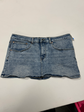 Load image into Gallery viewer, Fashion Nova Short Skirt Size Extra Large
