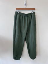 Load image into Gallery viewer, Comfrt Athletic Pants Size Extra Large

