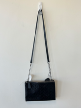 Load image into Gallery viewer, Guess Purse
