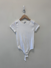 Load image into Gallery viewer, Altar'd State Athletic Top Size Extra Small
