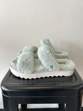 Load image into Gallery viewer, Koolaburra By Ugg Sandals Womens 8

