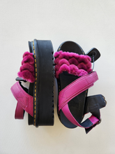 Load image into Gallery viewer, Dr Martens Sandals Womens 7
