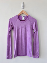 Load image into Gallery viewer, Lululemon Athletic Top Size Medium
